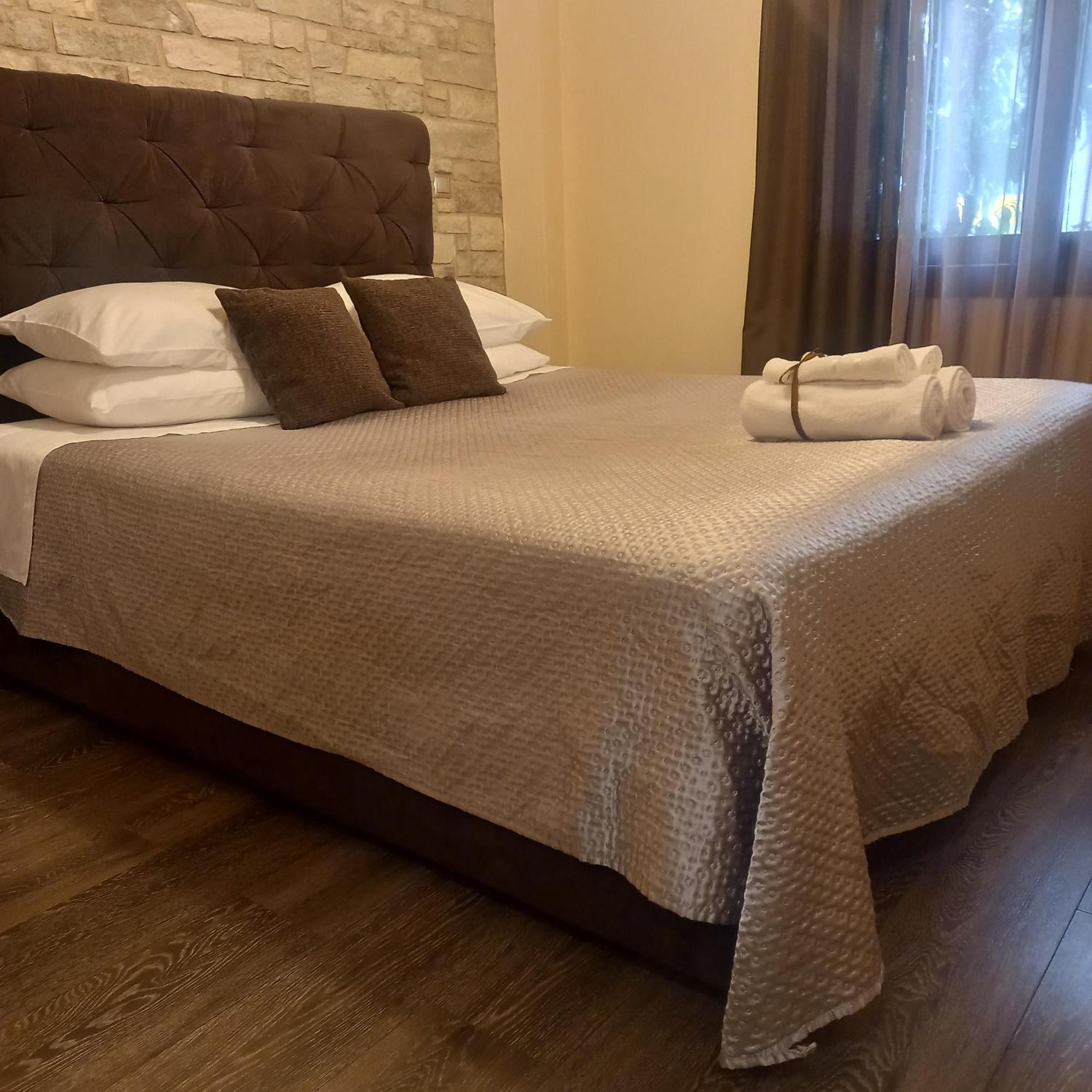 Apartment Lux 1 *