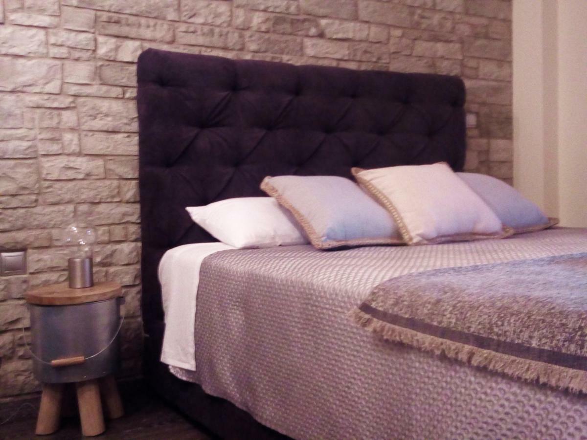 Lux 1 *